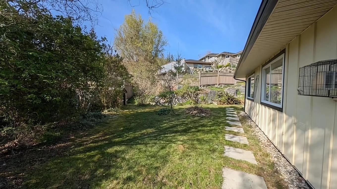 5589 Medusa Place, Sechelt, BC