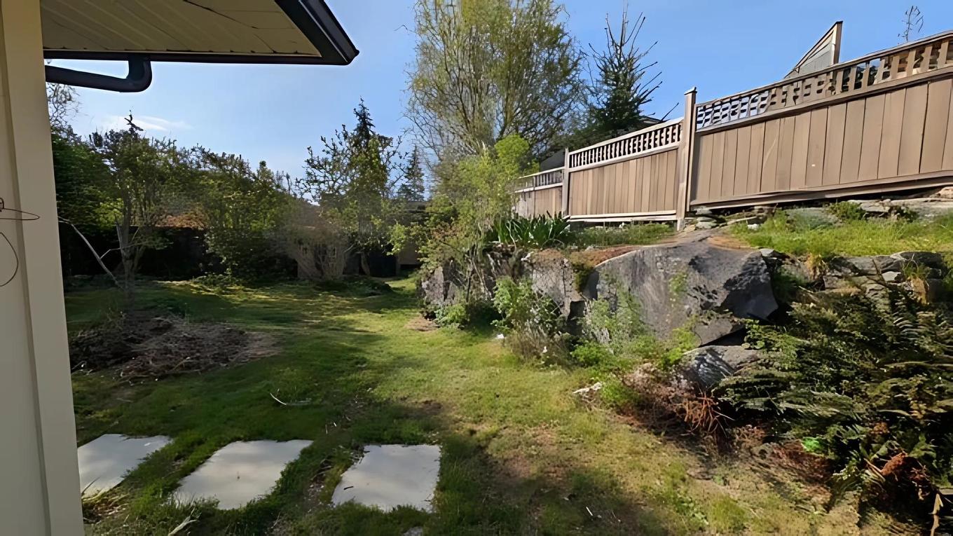 5589 Medusa Place, Sechelt, BC