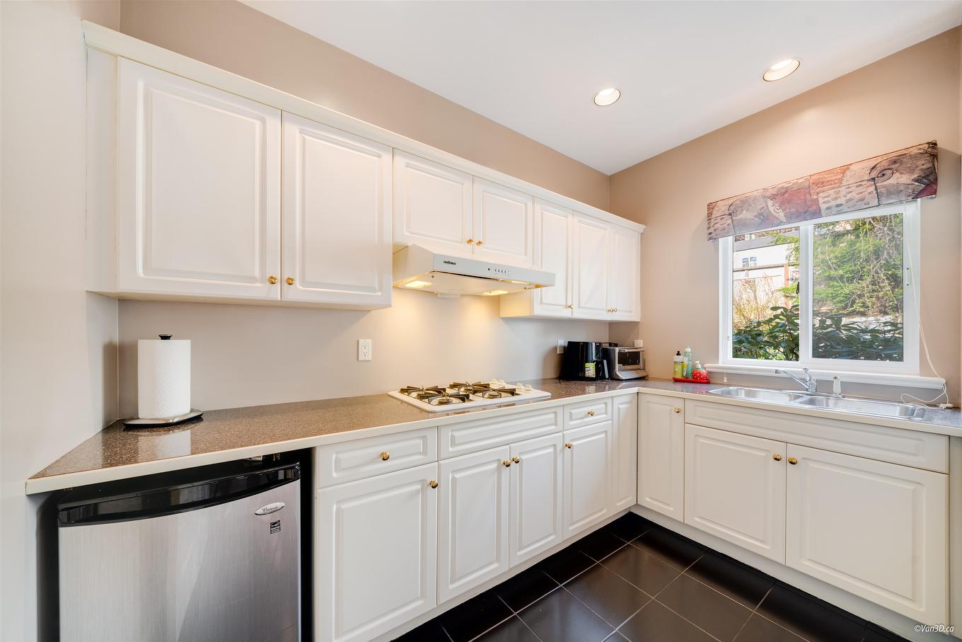 2551 Sapphire Place, Coquitlam, BC