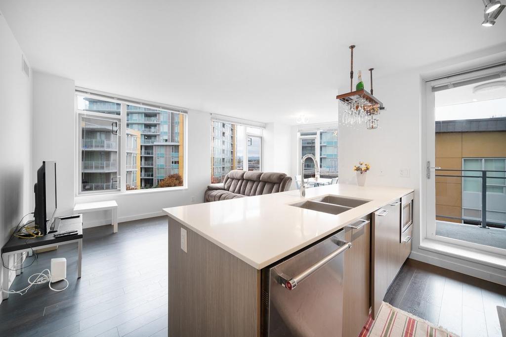 602-7688 Alderbridge Way, Richmond, BC