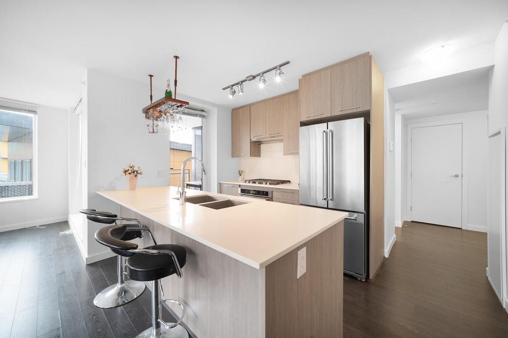 602-7688 Alderbridge Way, Richmond, BC