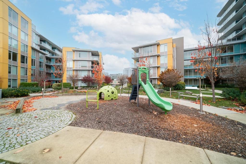 602-7688 Alderbridge Way, Richmond, BC