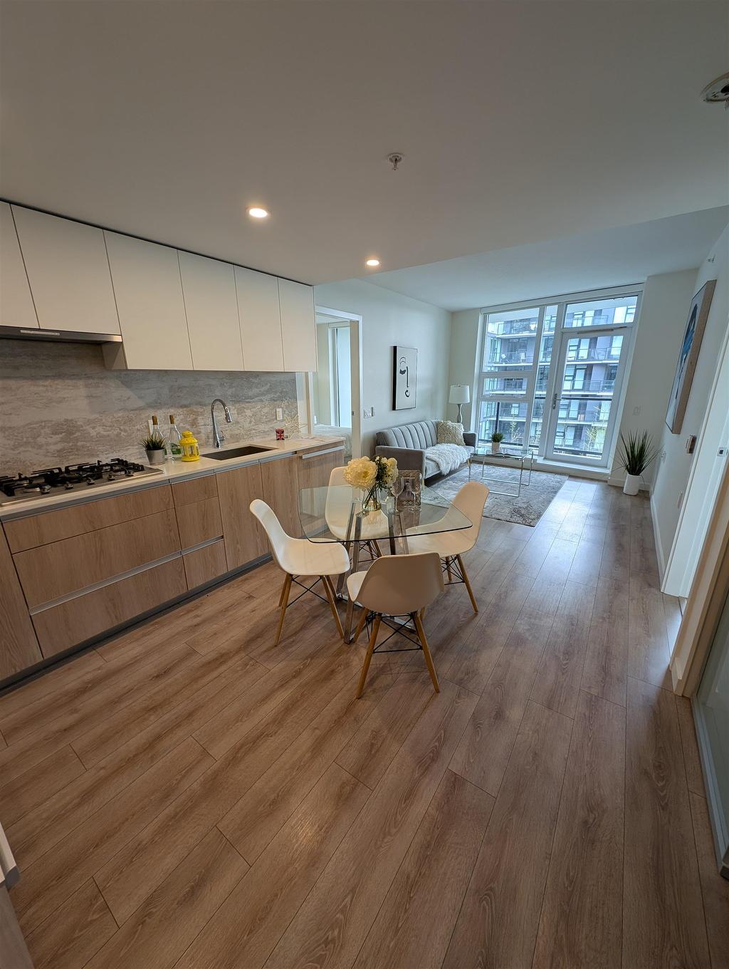 702-6633 Buswell Street, Richmond, BC