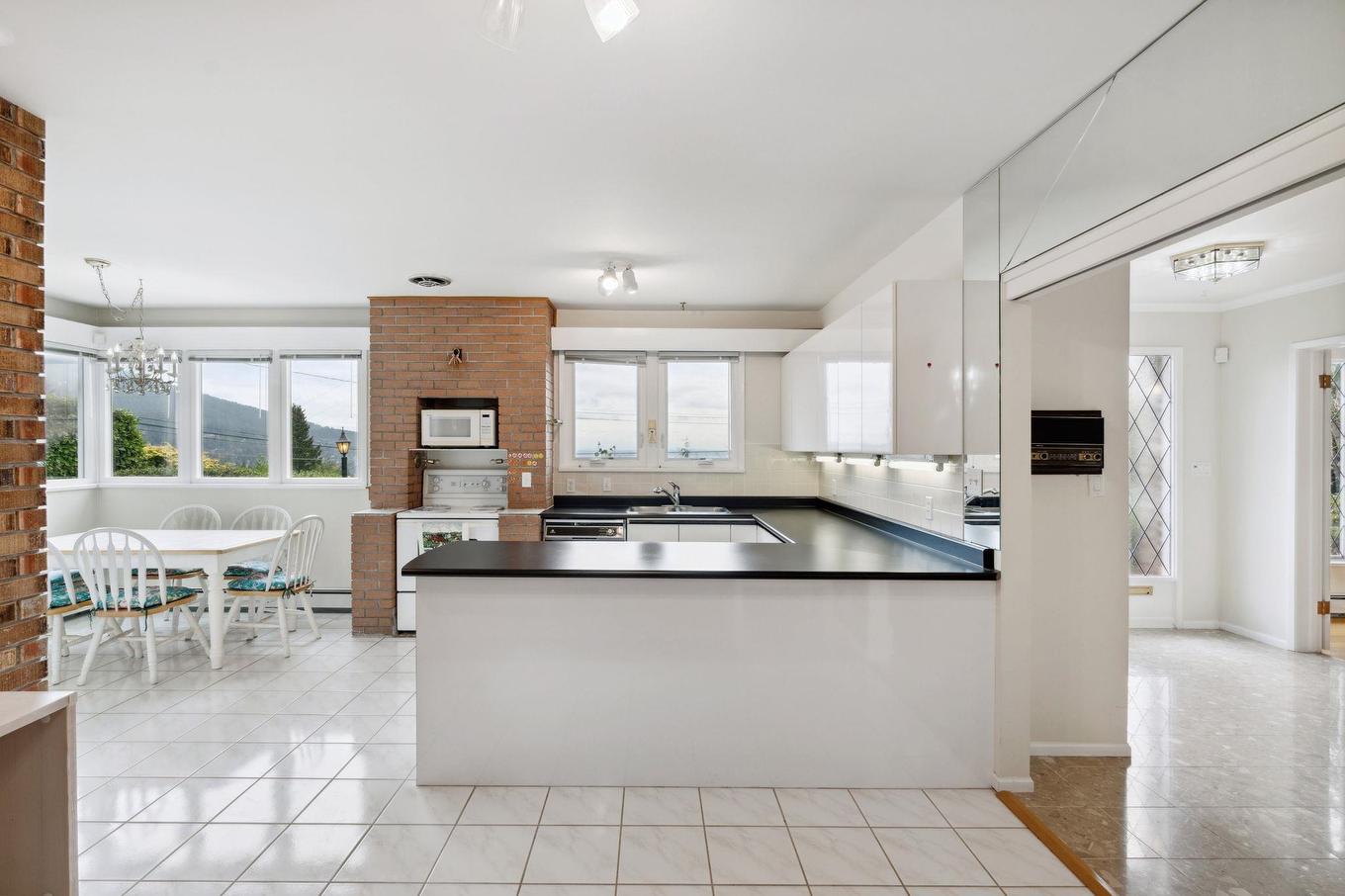 72 Bonnymuir Drive, West Vancouver, BC