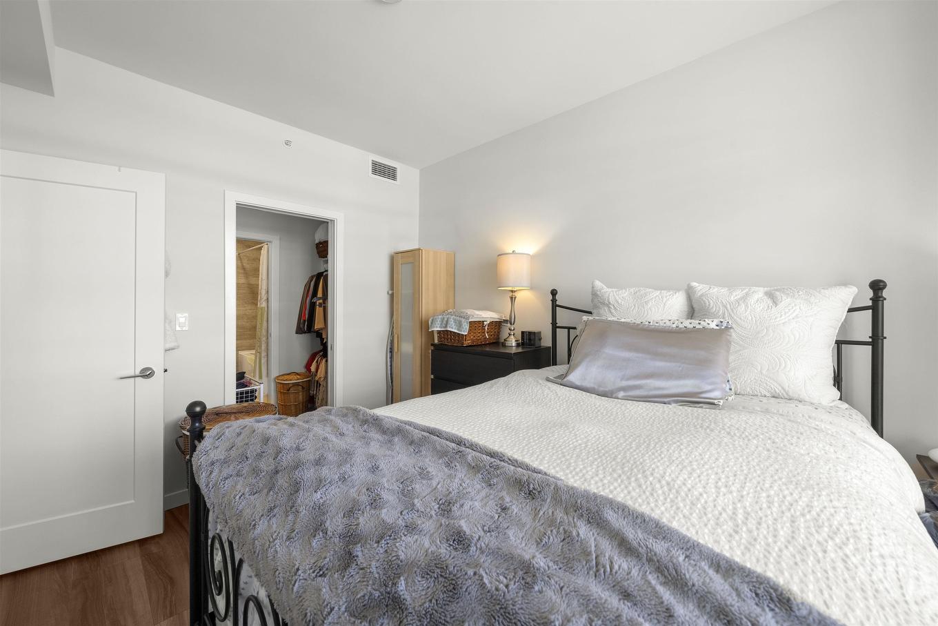 904-8699 Hazelbridge Way, Richmond, BC