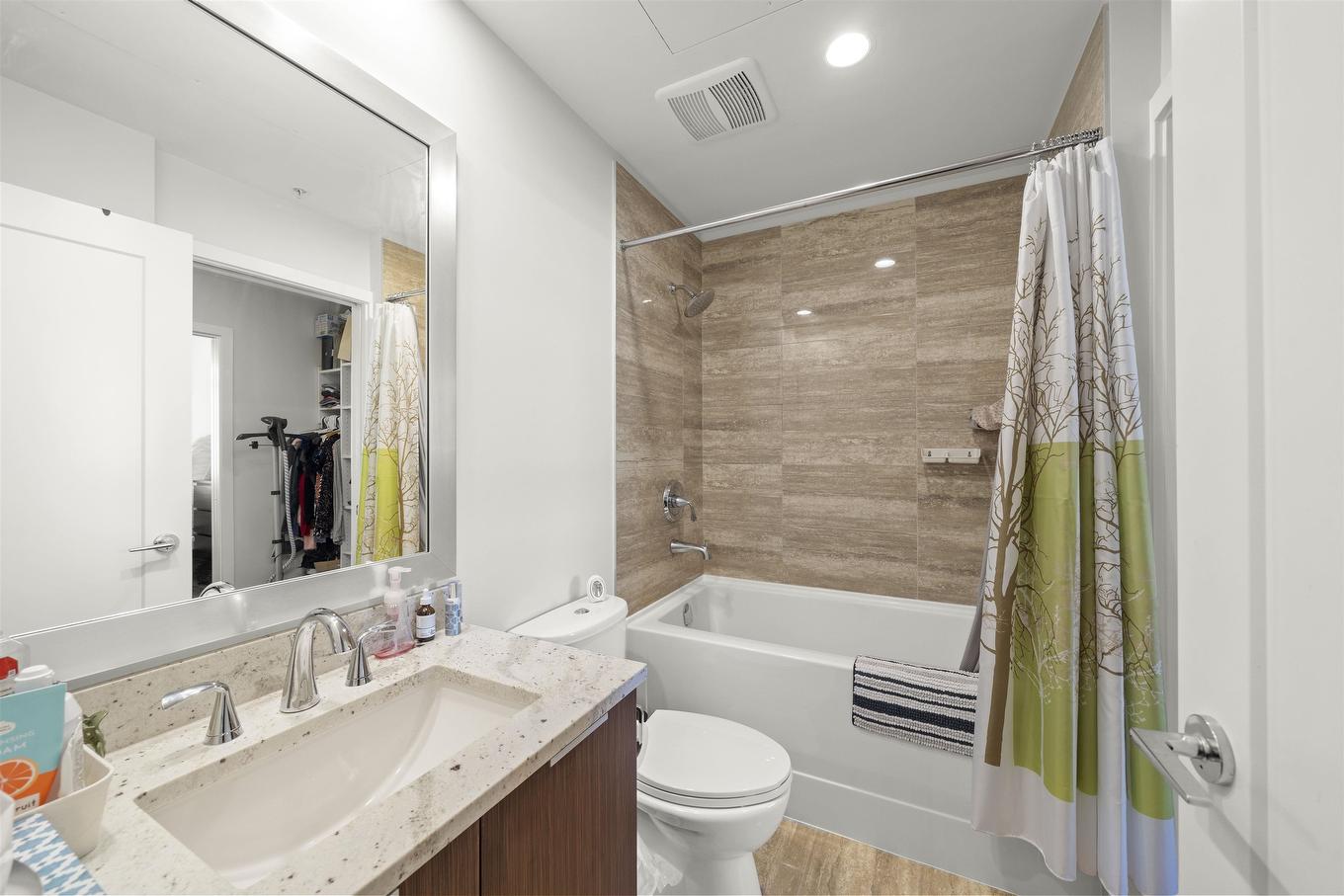 904-8699 Hazelbridge Way, Richmond, BC