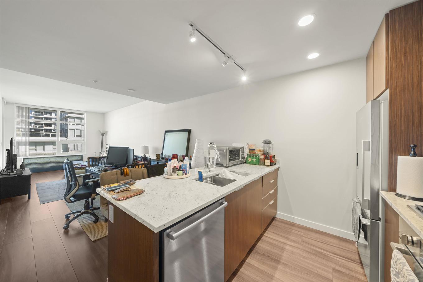 904-8699 Hazelbridge Way, Richmond, BC