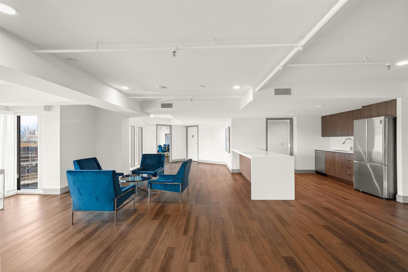 904-8699 Hazelbridge Way, Richmond, BC