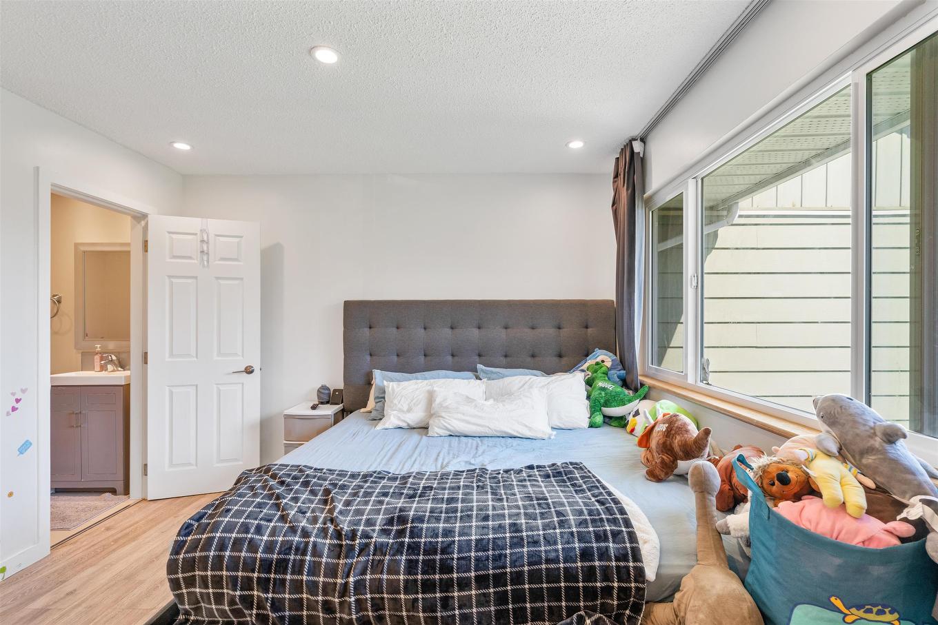 2535 Gordon Avenue, Port Coquitlam, BC