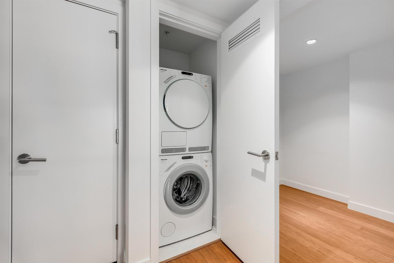 2608-777 Richards Street, Vancouver, BC