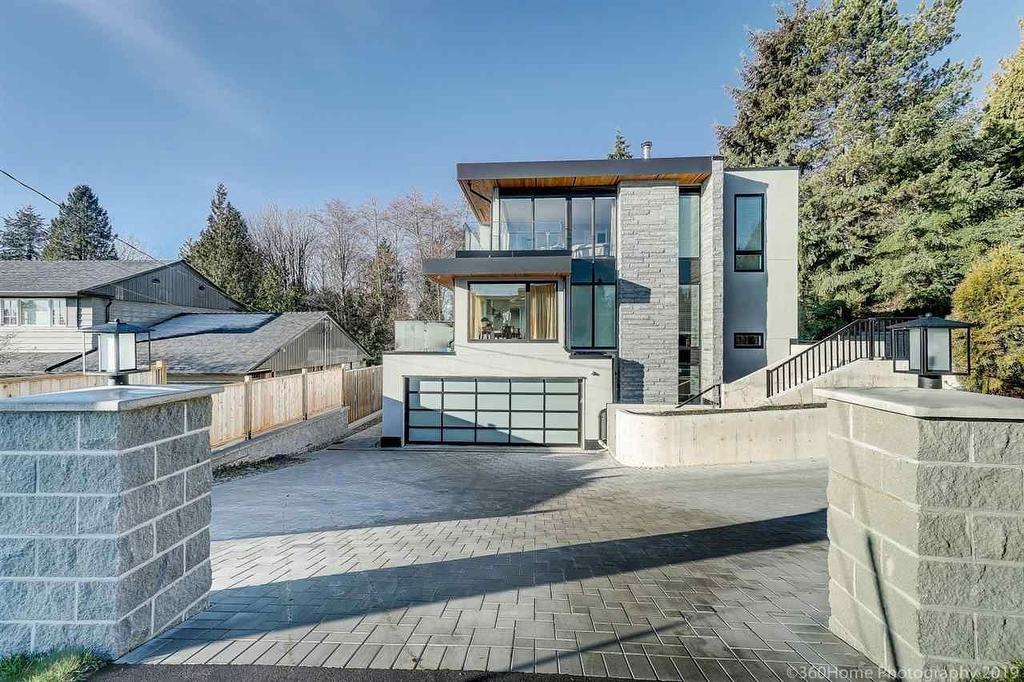 2010 Queens Avenue, West Vancouver, BC