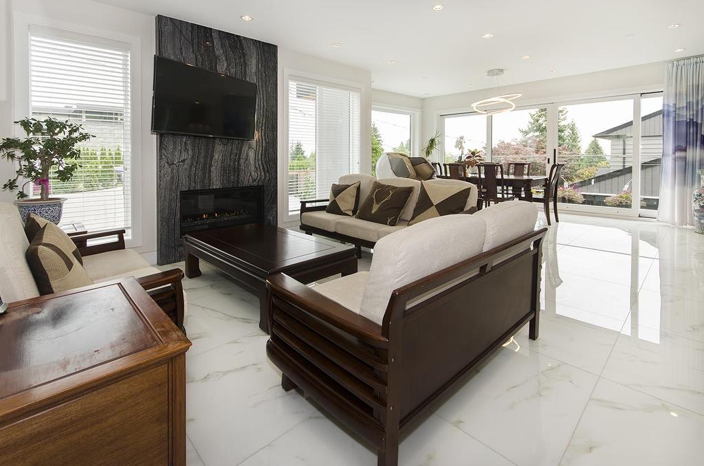 2010 Queens Avenue, West Vancouver, BC