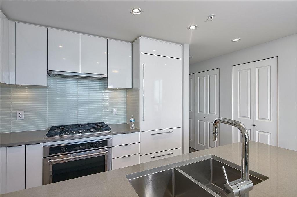 801-6638 Dunblane Avenue, Burnaby, BC