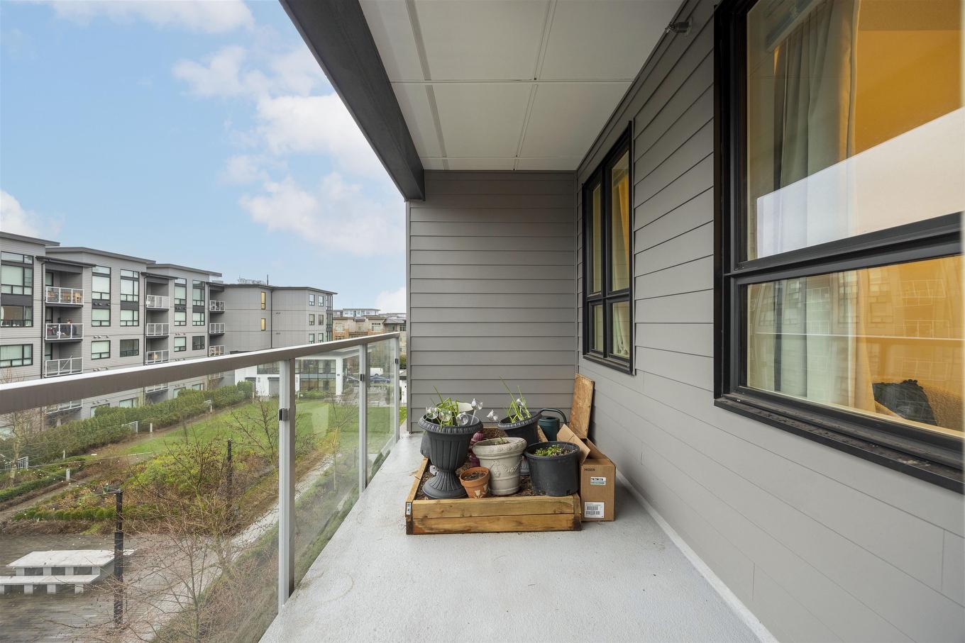 422-9213 Odlin Road, Richmond, BC