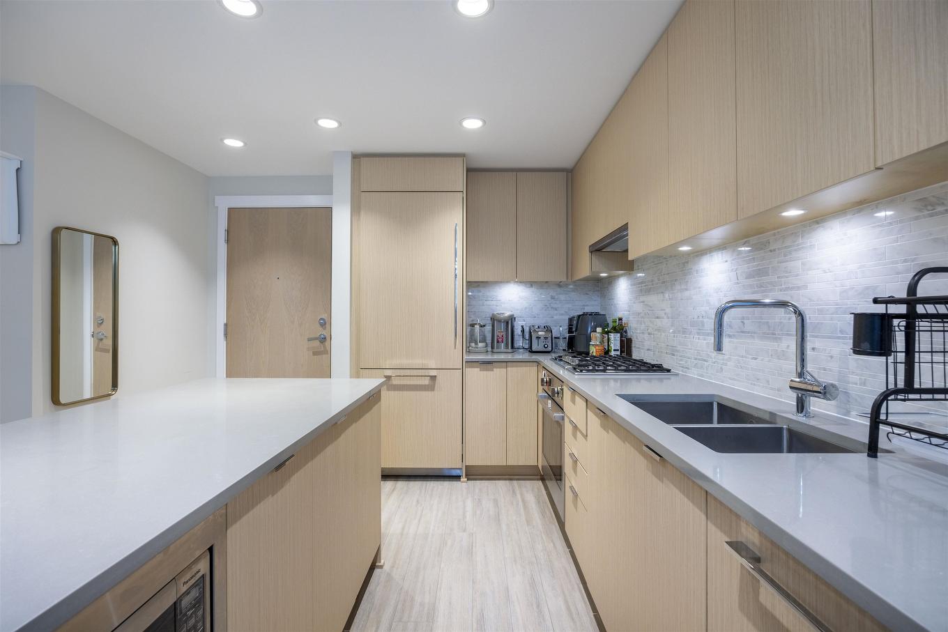 422-9213 Odlin Road, Richmond, BC