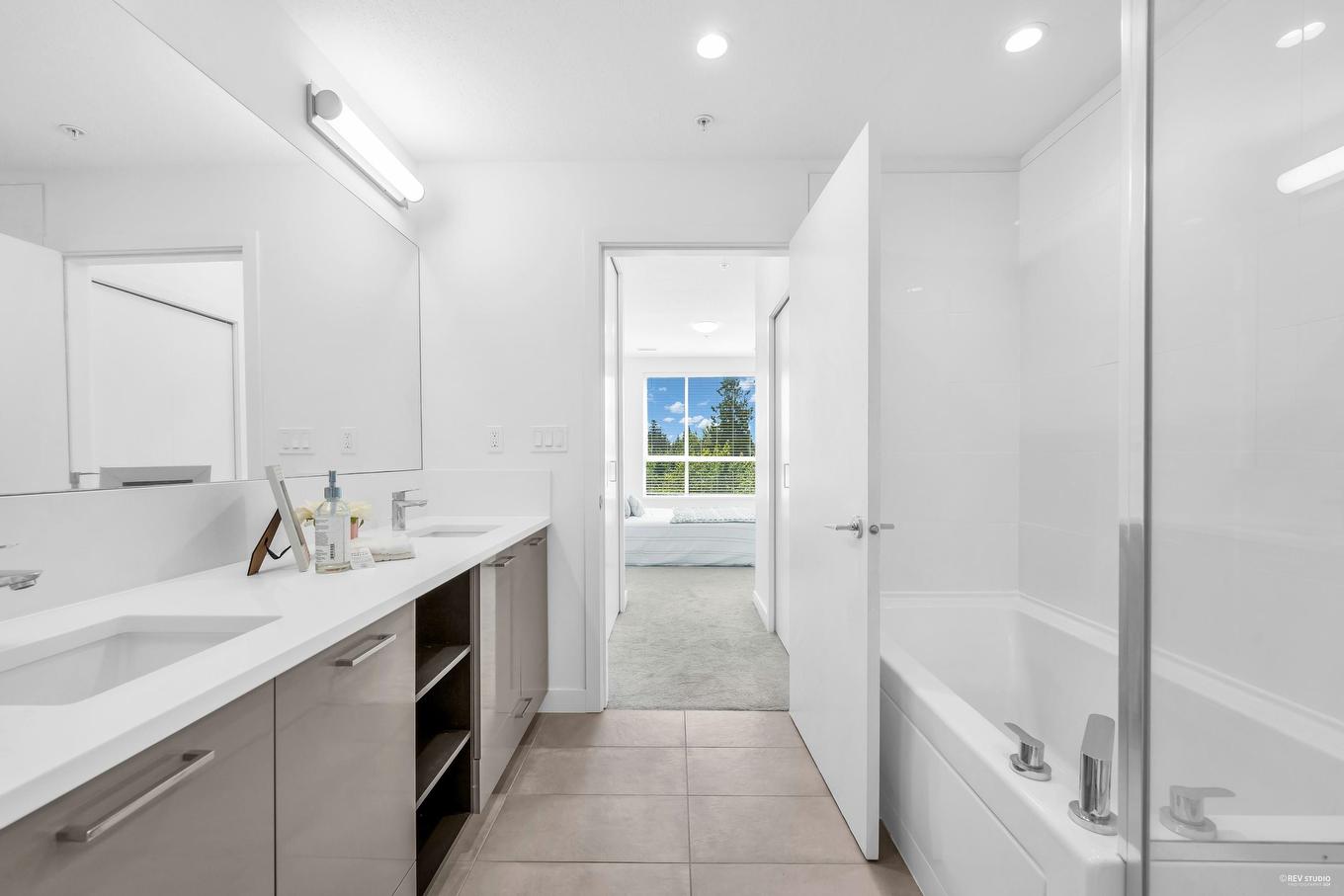 316-3581 Ross Drive, Vancouver, BC