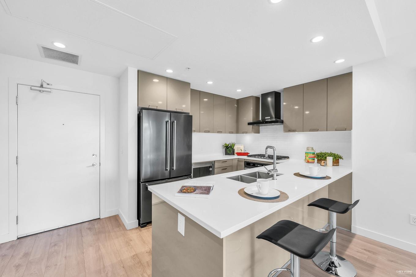 316-3581 Ross Drive, Vancouver, BC