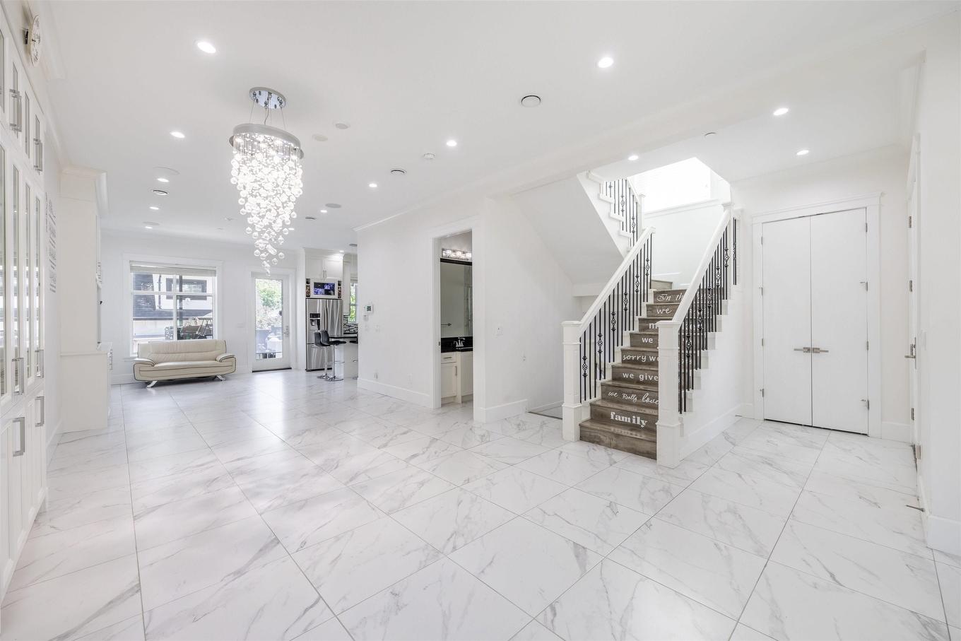 172 Ontario Place, Vancouver, BC