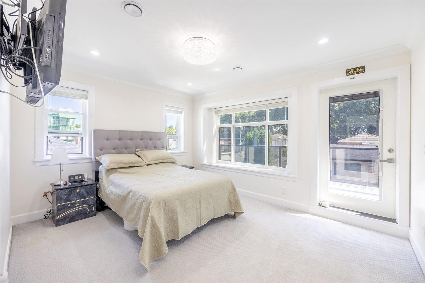 172 Ontario Place, Vancouver, BC