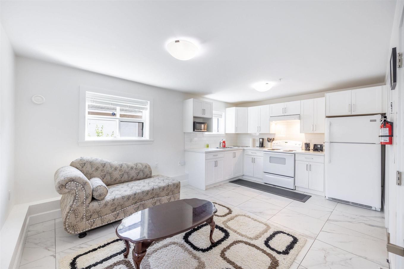 172 Ontario Place, Vancouver, BC