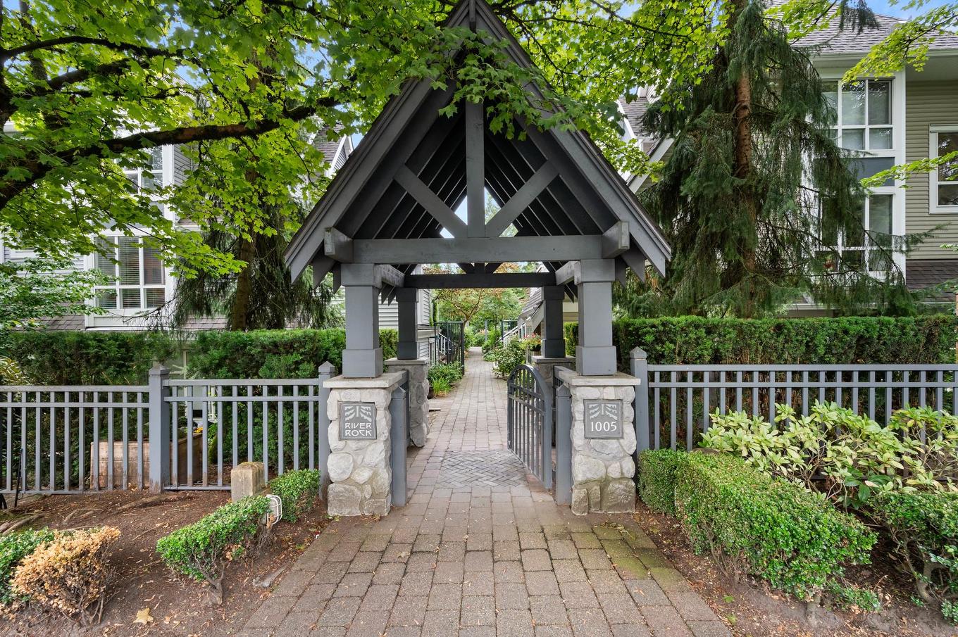 15-1005 Lynn Valley Road, North Vancouver, BC