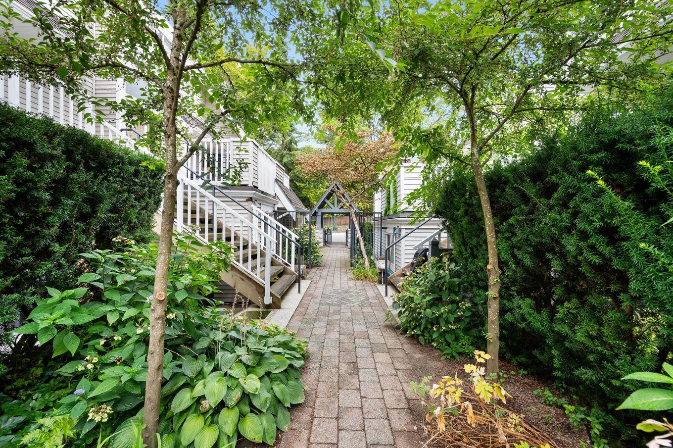 15-1005 Lynn Valley Road, North Vancouver, BC