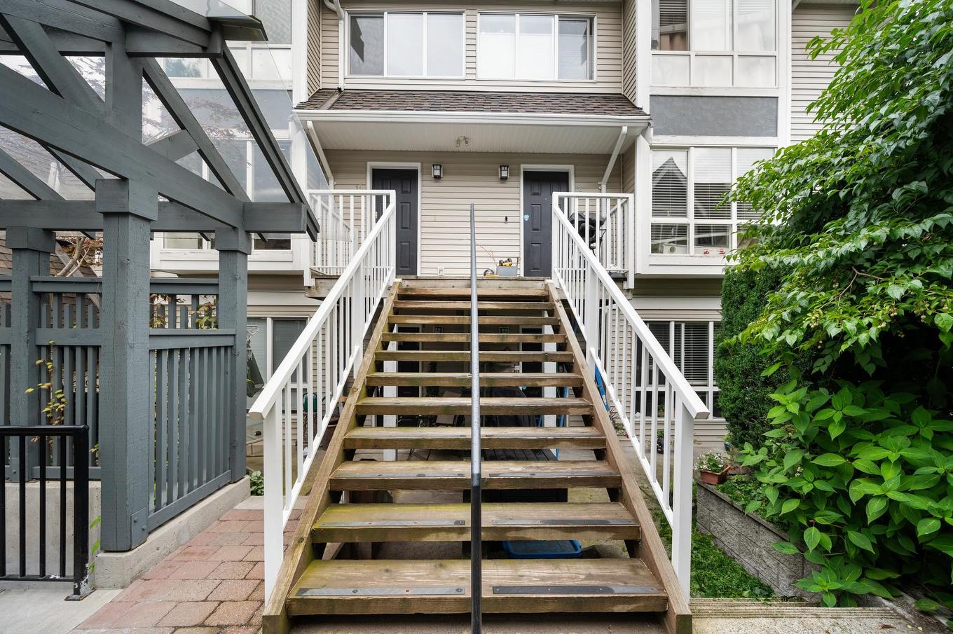 15-1005 Lynn Valley Road, North Vancouver, BC