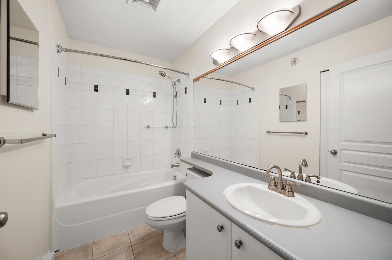 15-1005 Lynn Valley Road, North Vancouver, BC