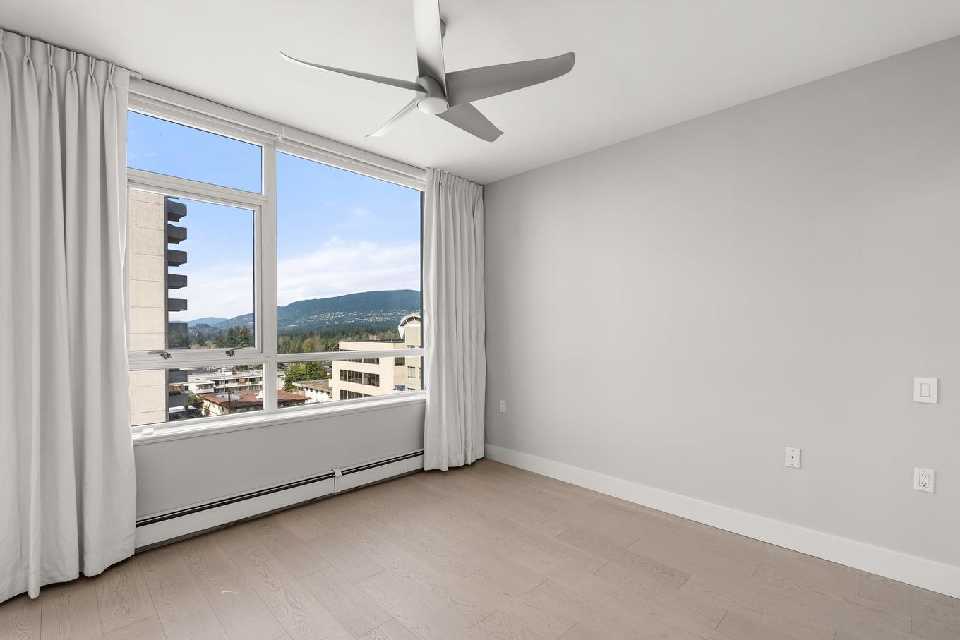 701-120 16Th Street W, North Vancouver, BC