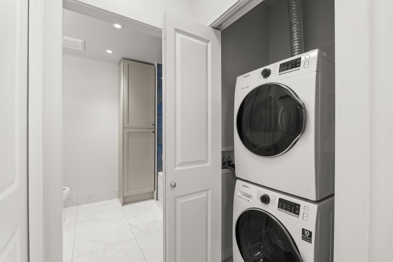 701-120 16Th Street W, North Vancouver, BC