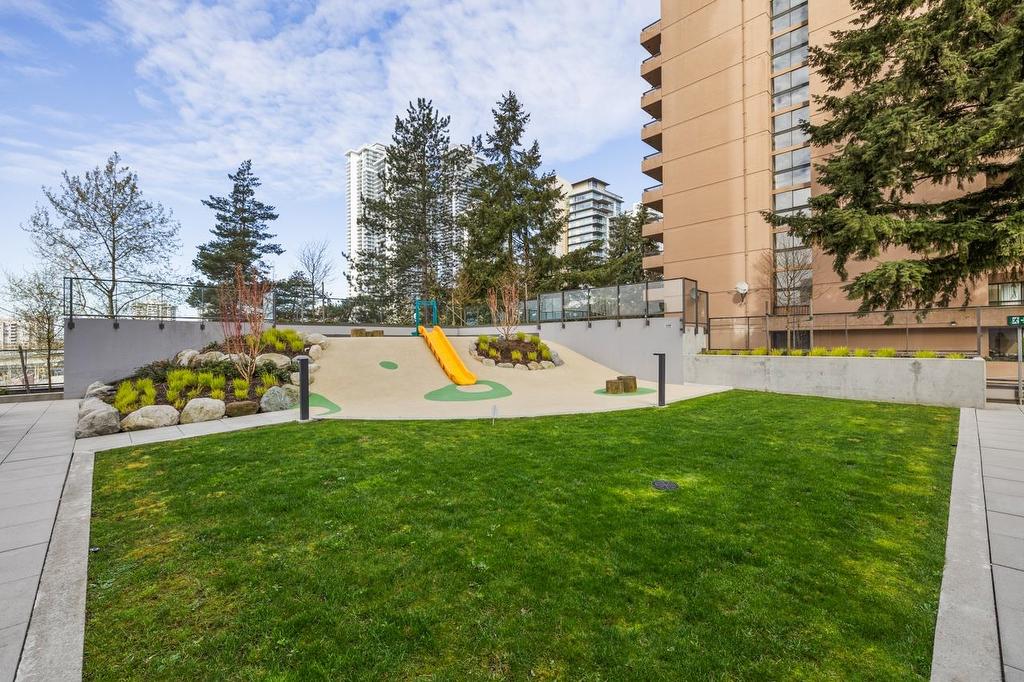 210-450 Westview Street, Coquitlam, BC