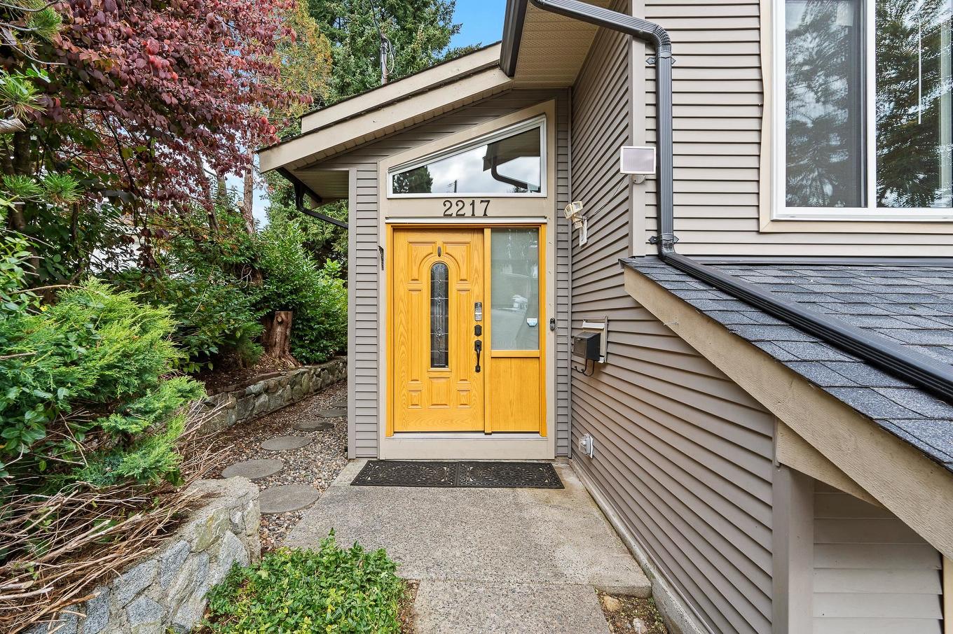 2217 Hillside Avenue, Coquitlam, BC