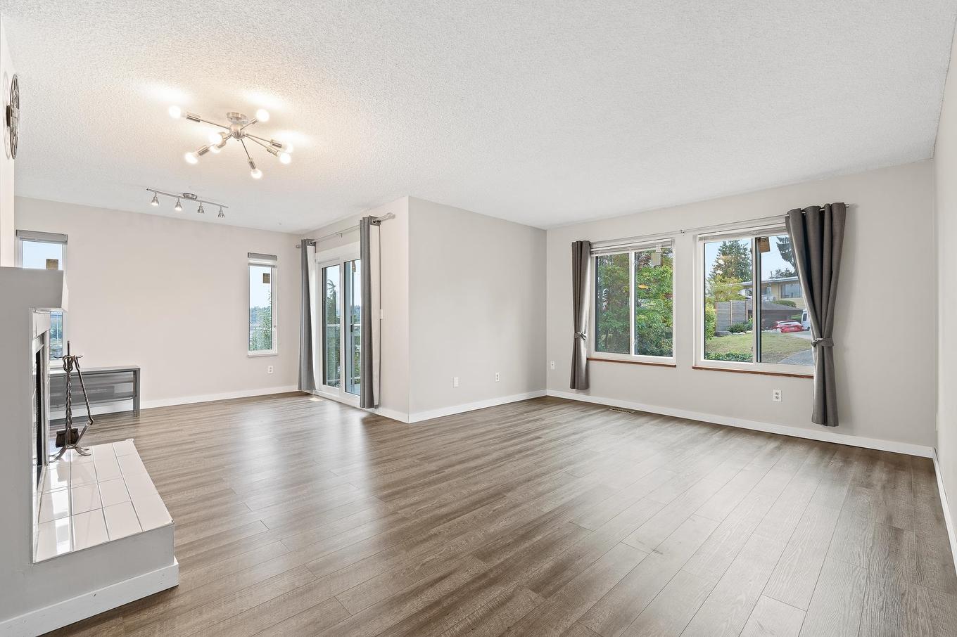 2217 Hillside Avenue, Coquitlam, BC