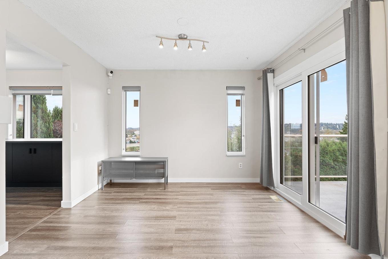 2217 Hillside Avenue, Coquitlam, BC