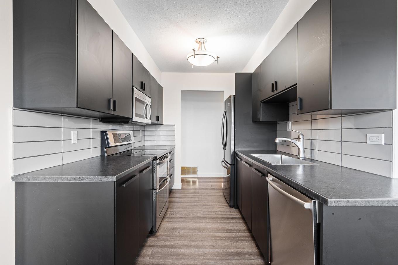 2217 Hillside Avenue, Coquitlam, BC