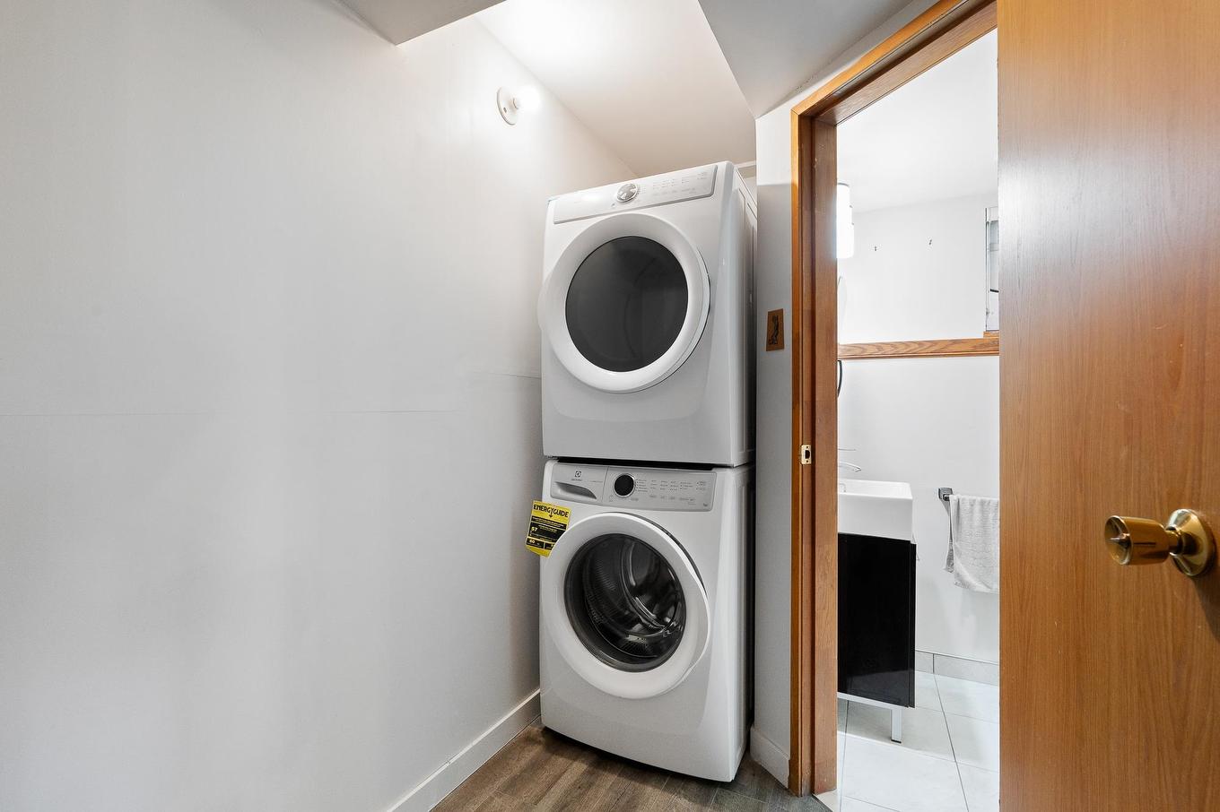 2217 Hillside Avenue, Coquitlam, BC