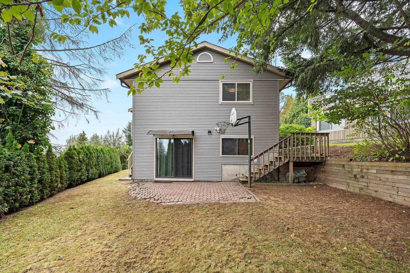 2217 Hillside Avenue, Coquitlam, BC