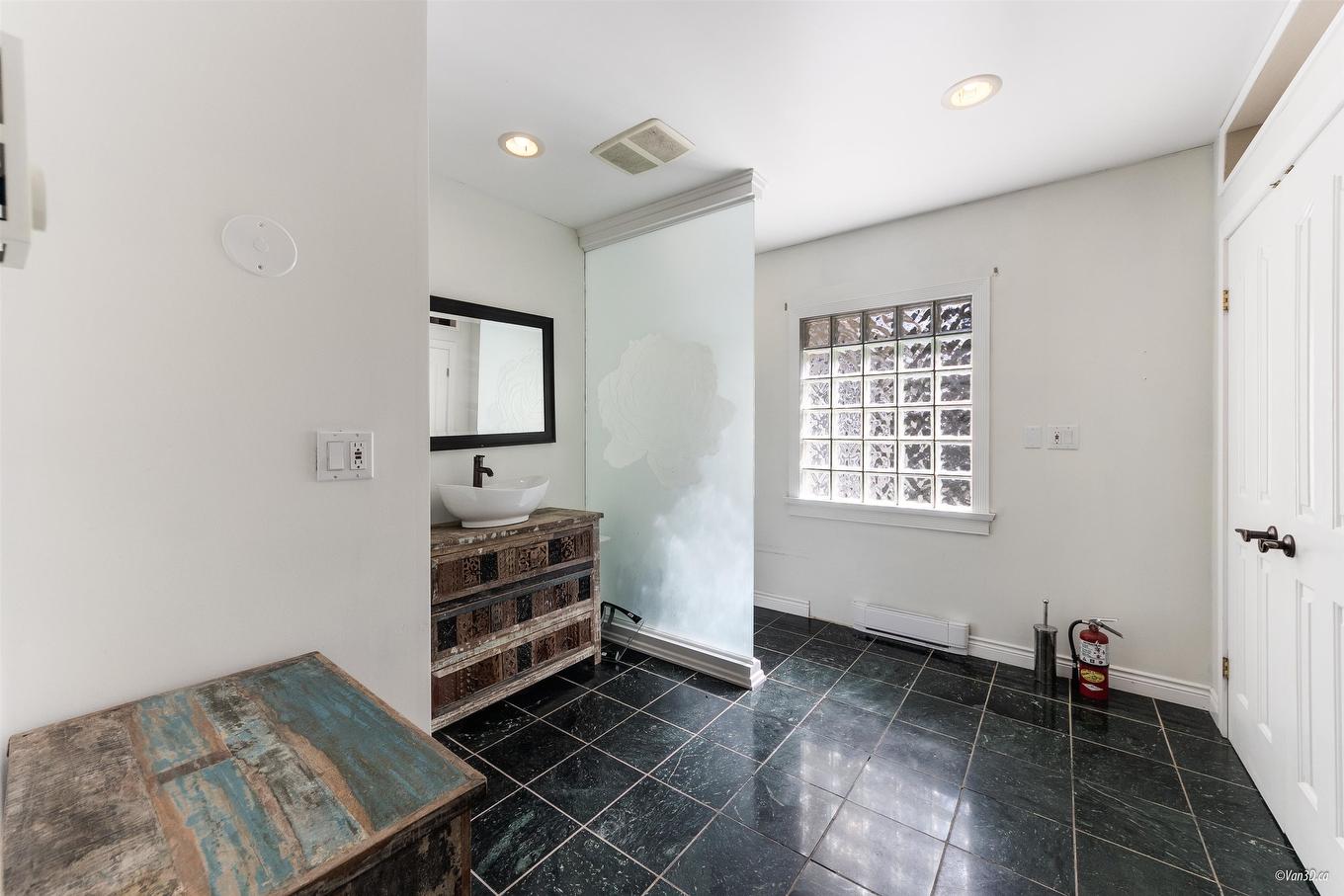 2146 33Rd Avenue W, Vancouver, BC