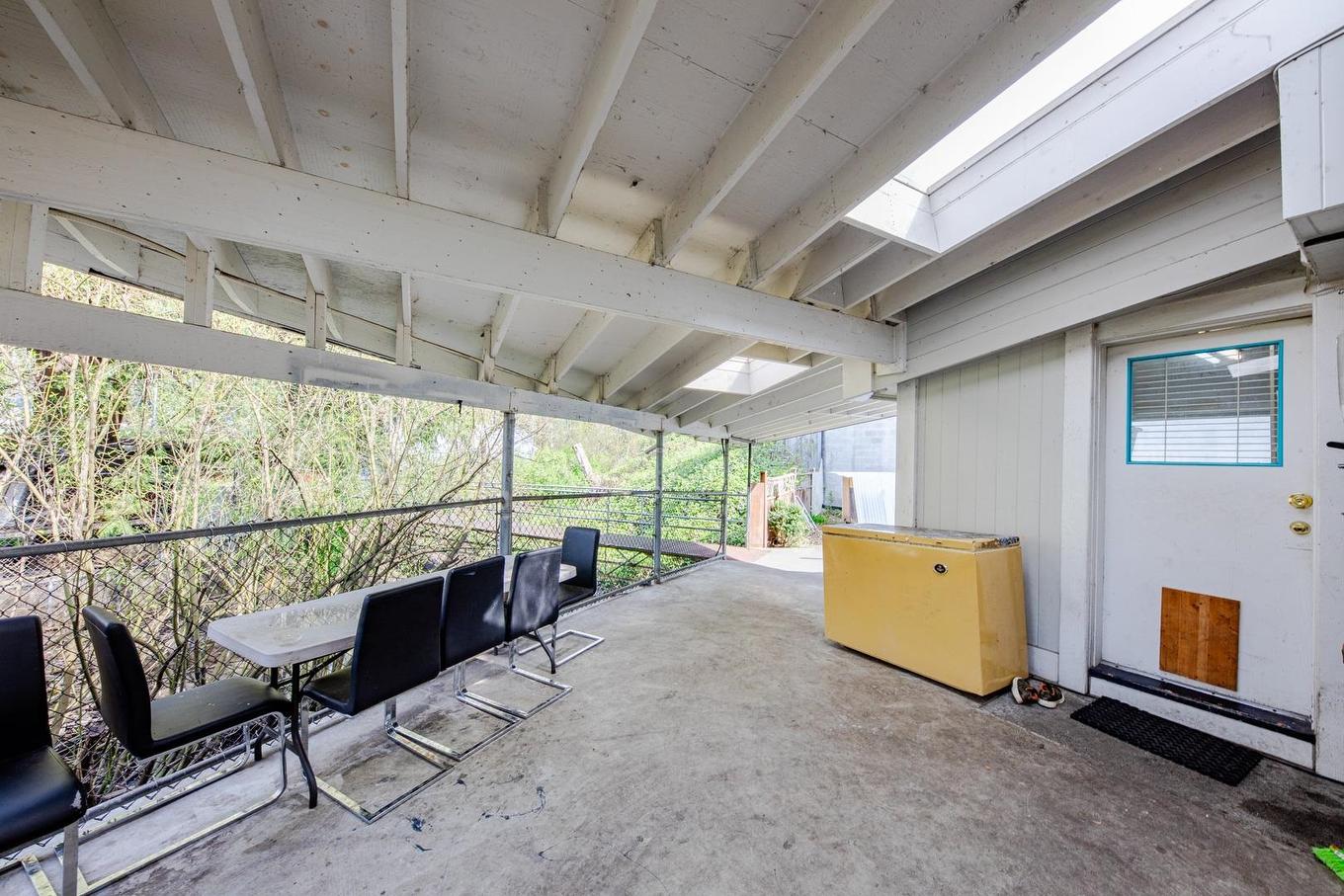 2617 Kingsway Avenue, Port Coquitlam, BC