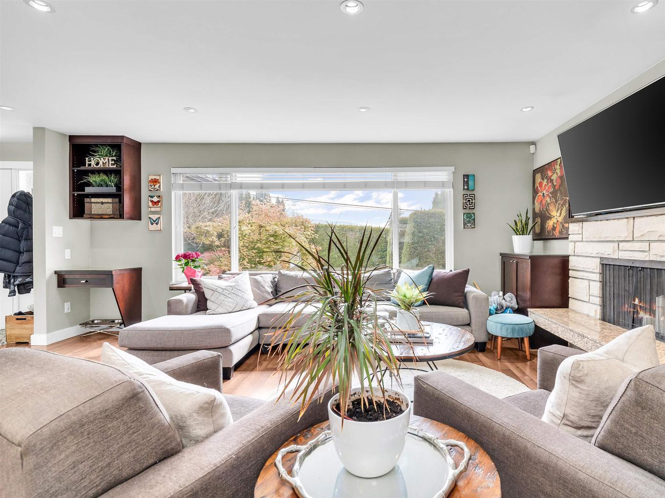 1601 Holdom Avenue, Burnaby, BC