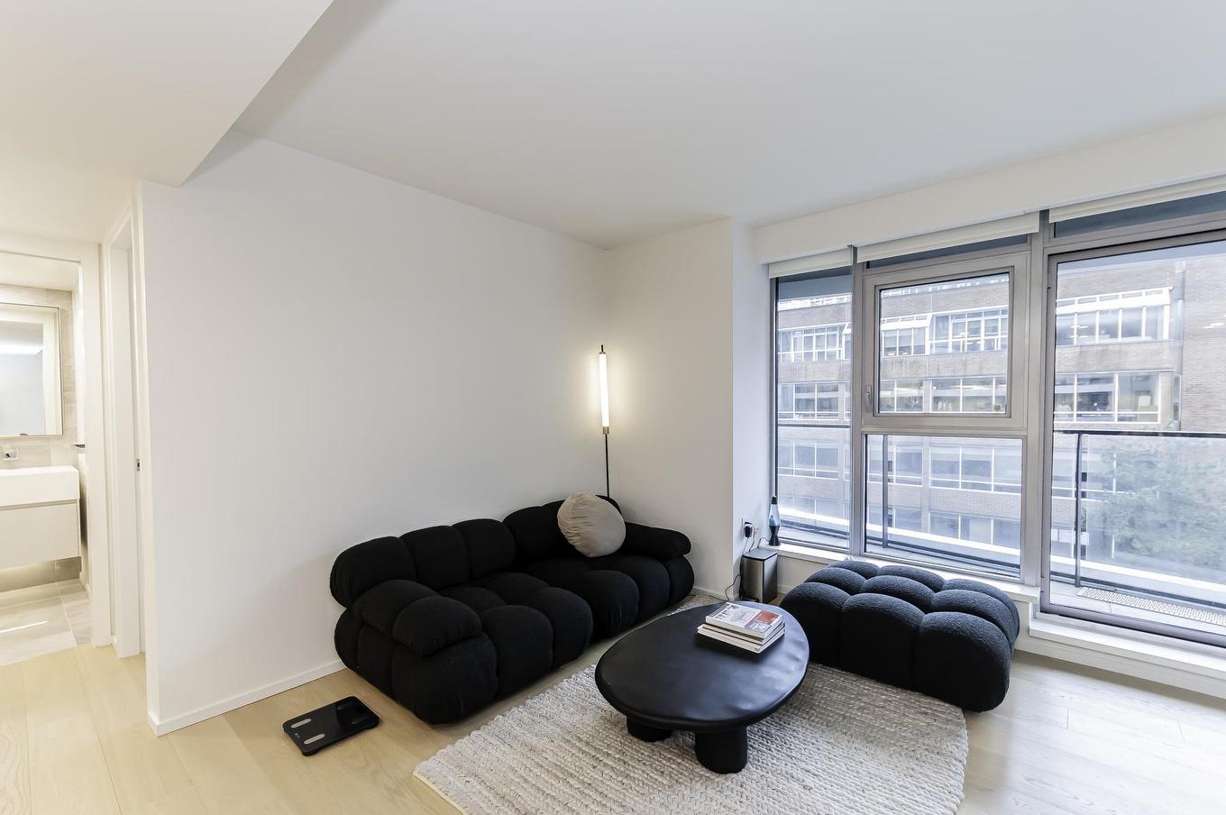 606-889 Pacific Street, Vancouver, BC