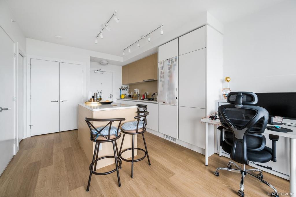 1310-525 Foster Avenue, Coquitlam, BC