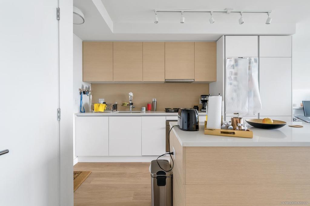 1310-525 Foster Avenue, Coquitlam, BC