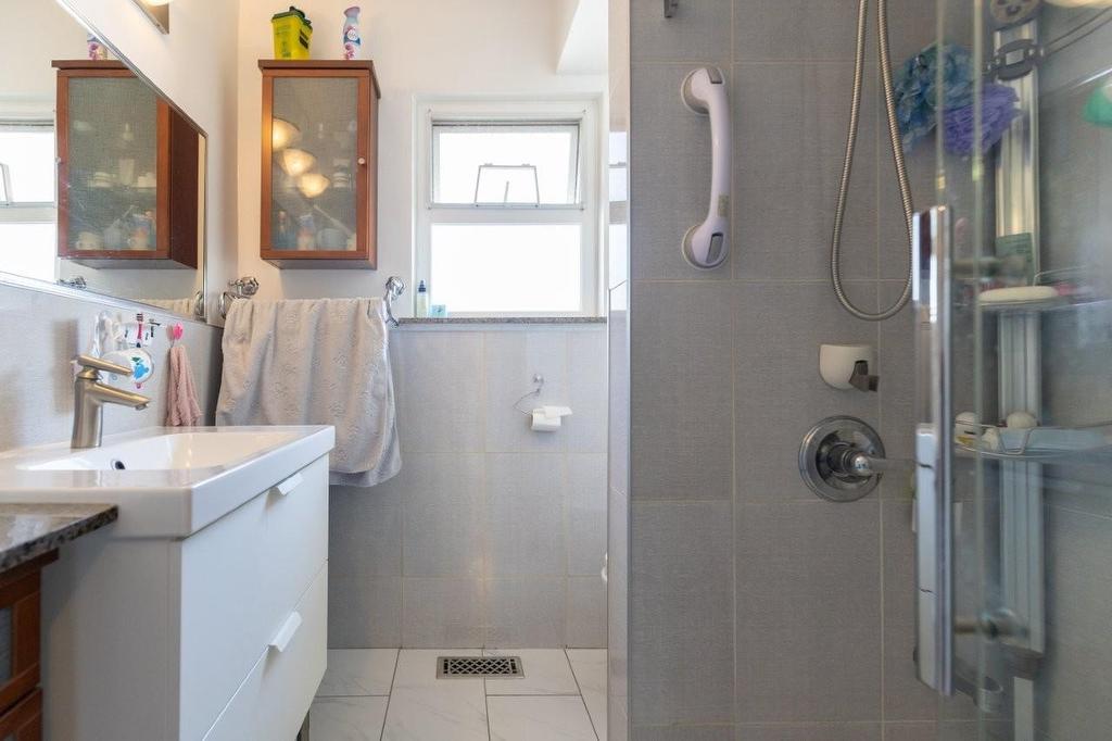 7250-52 Nelson Avenue, Burnaby, BC