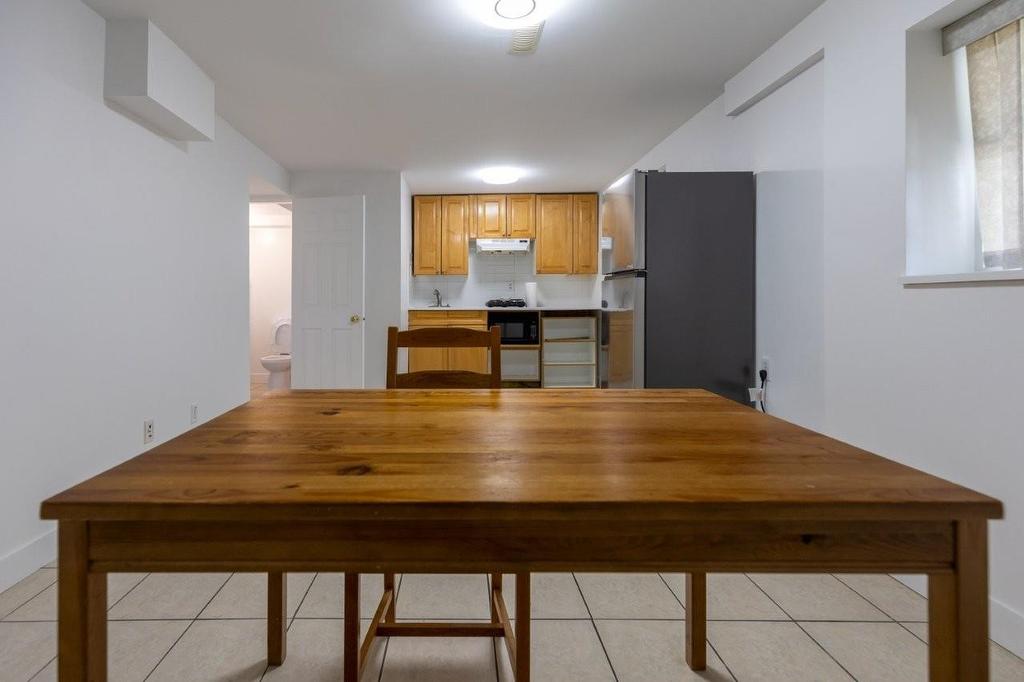 7250-52 Nelson Avenue, Burnaby, BC