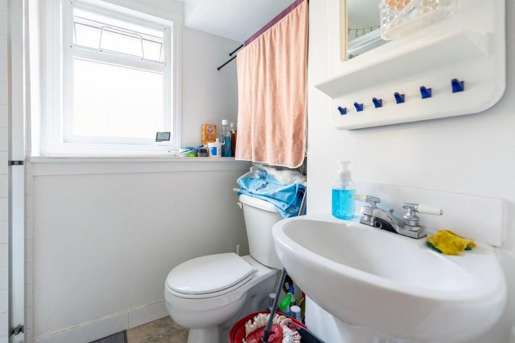 7250-52 Nelson Avenue, Burnaby, BC