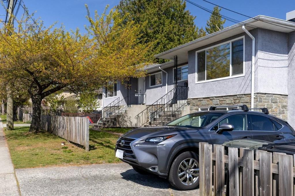 7250-52 Nelson Avenue, Burnaby, BC