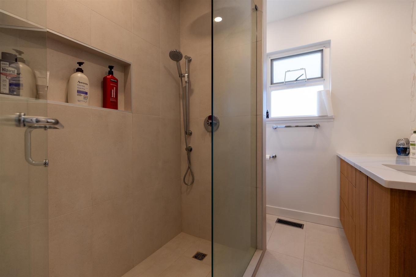 7250-52 Nelson Avenue, Burnaby, BC