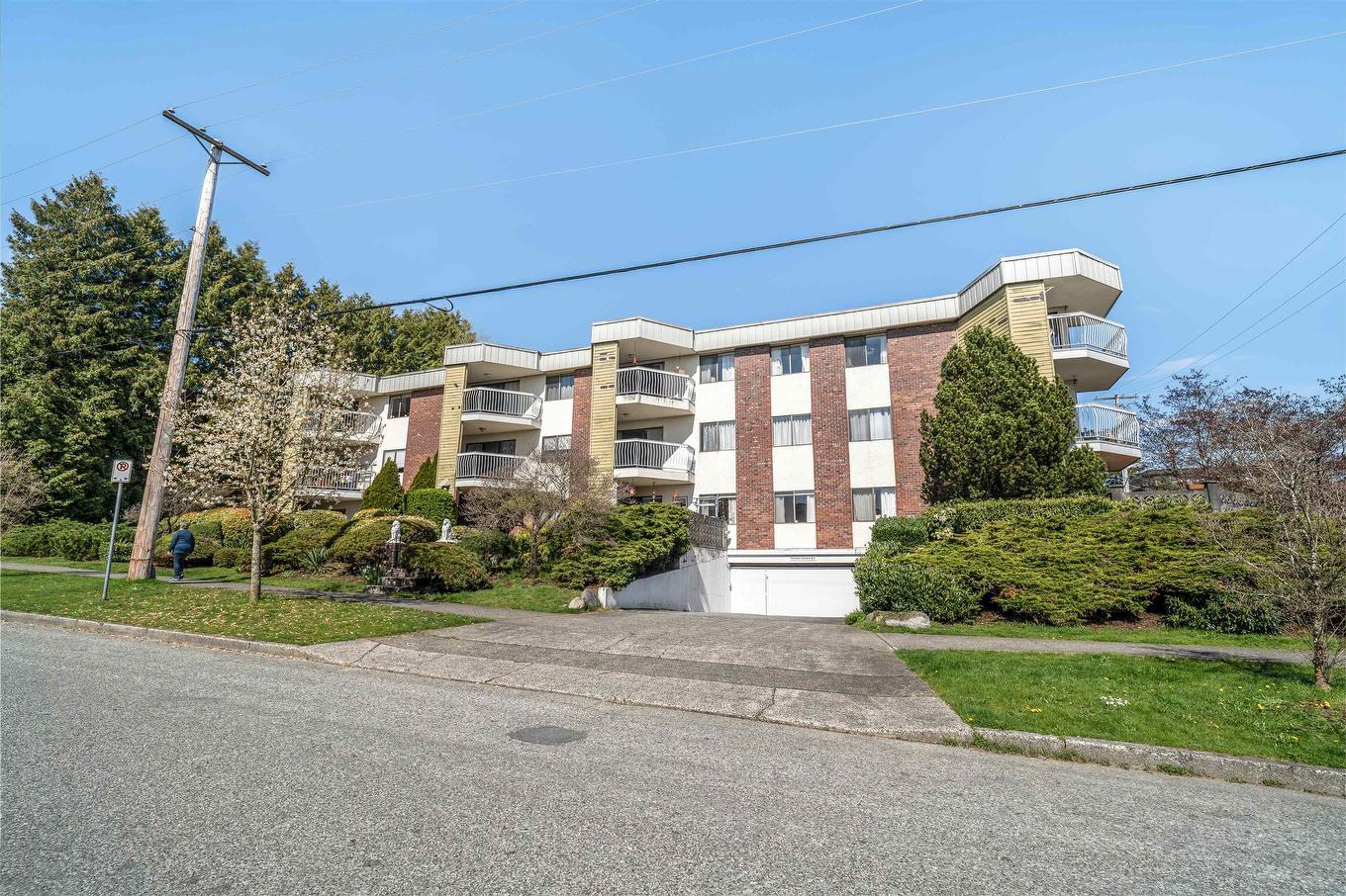 104-327 Ninth Street, New Westminster, BC