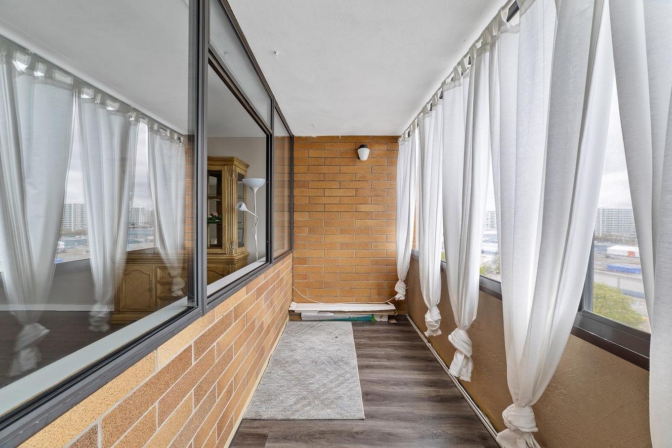 1010-6651 Minoru Boulevard, Richmond, BC